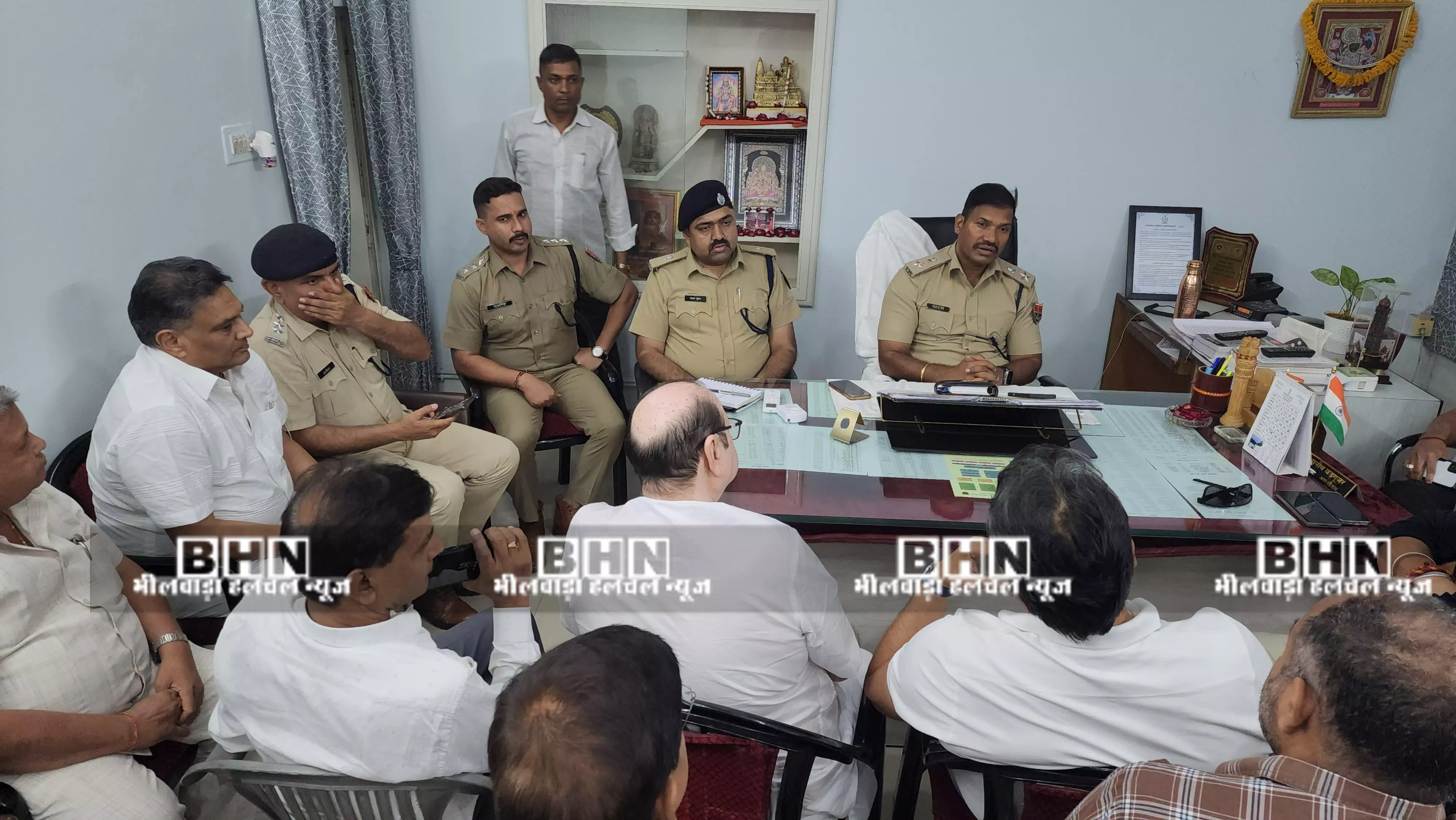 मार्केट एसोसिएशन के साथ पुलिस की मीटिंग में लिया निर्णय मार्केट एसोसिएशन के साथ पुलिस की मीटिंग में लिया निर्णय