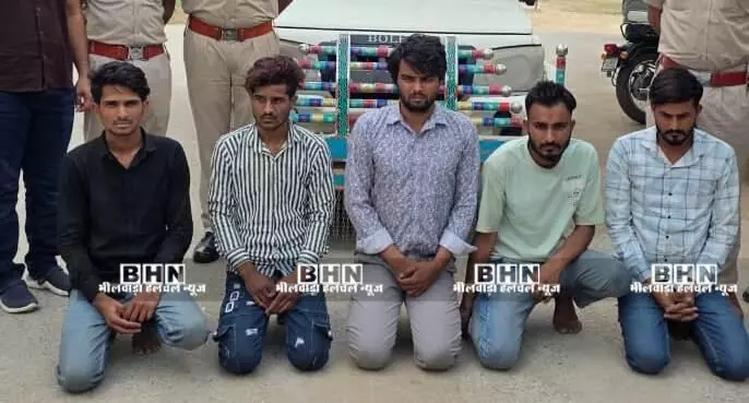 सवाईपुर में चम्बल पम्प हाऊस से ट्रांसफार्मर व यूपीएस बैट्रियां चोरी करने वाले 5 आरोपित गिरफ्तार सवाईपुर में चम्बल पम्प हाऊस से ट्रांसफार्मर व यूपीएस बैट्रियां चोरी करने वाले 5 आरोपित गिरफ्तार