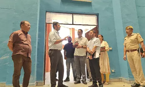 जिला कलेक्टर संधू ने सुखाड़िया स्टेडियम का दौरा कर किया निरीक्षण, अधिकारियों की ली रिव्यू बैठक