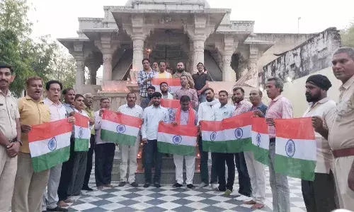 आपरेशन सिंदूर को लेकर आसींद कस्बे में मनाया जश्न बड़े मंदिर पर दीप जलाकर शहीदों को किया नमन