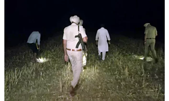 तीसरी रात पाक ने किए सुबह तक हमले भारत ने किए नाकाम, संघर्ष के बीच पाकिस्तान में भूकंप; राजौरी में ADDC के घर पर बरसाईं गोलियां; अफसर सहित पांच लोगों की मौत