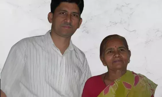 माँ हर हाल में माँ होती है...!