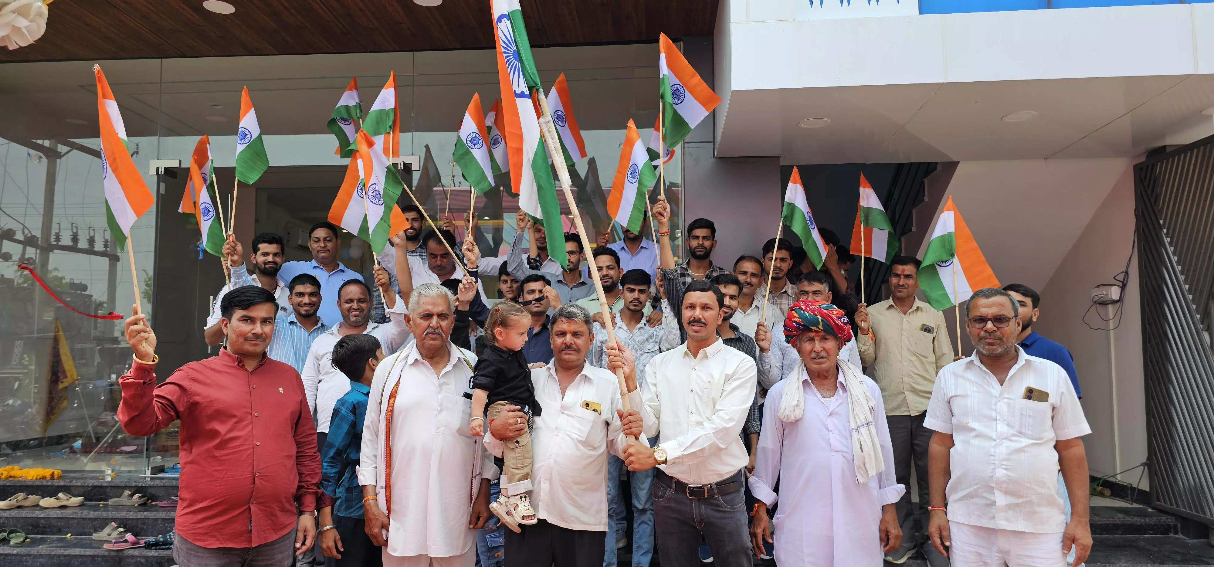 राजस्थान जन मंच ने ऑपरेशन सिंदूर के तहत तिरंगा फहराया राजस्थान जन मंच ने ऑपरेशन सिंदूर के तहत तिरंगा फहराया