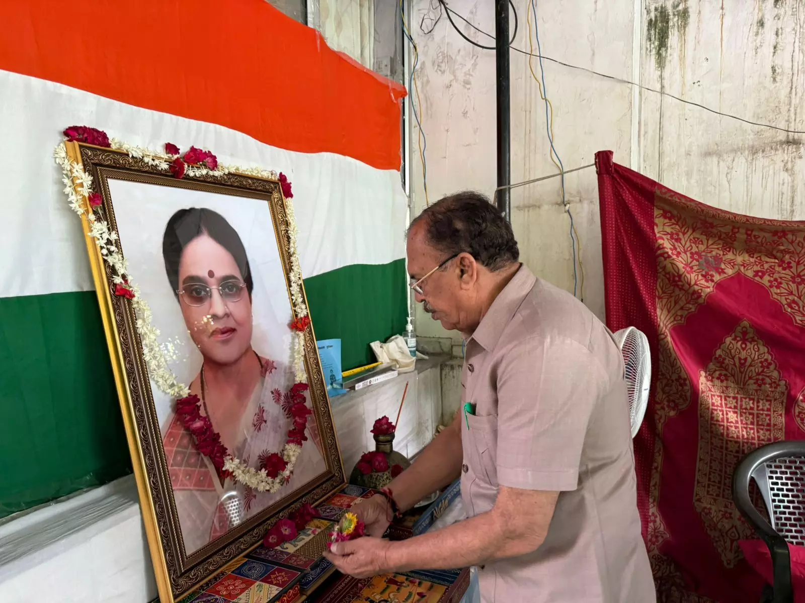 पूर्व केंद्रीय मंत्री डॉ. गिरिजा व्यास के निधन पर जताया शोक, परिजनों को बंधाया ढांढस पूर्व केंद्रीय मंत्री डॉ. गिरिजा व्यास के निधन पर जताया शोक, परिजनों को बंधाया ढांढस