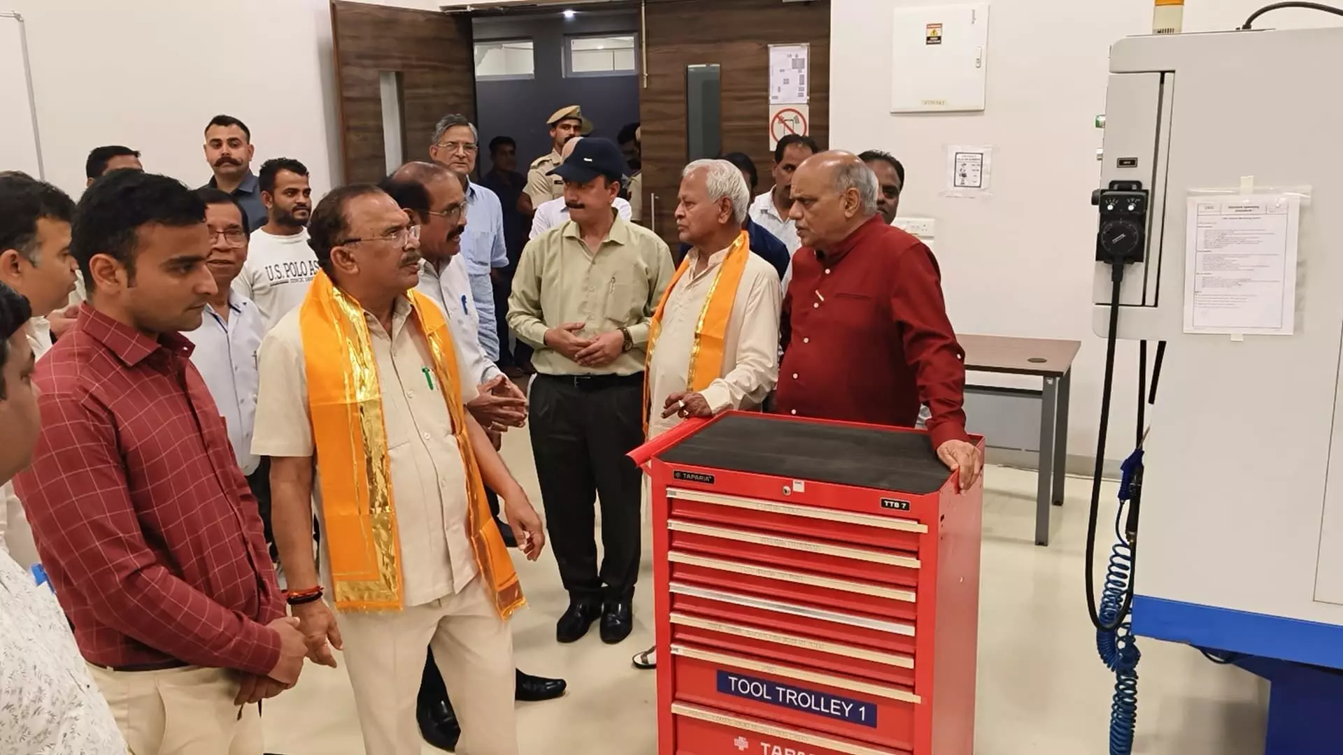 राष्ट्र सर्वापरि का भाव रखें, शिक्षा का अंतिम उद्देश्य रोजगार प्राप्ति नहीं, रोजगार सृजनकर्ता बनें- देवनानी राष्ट्र सर्वापरि का भाव रखें, शिक्षा का अंतिम उद्देश्य रोजगार प्राप्ति नहीं, रोजगार सृजनकर्ता बनें- देवनानी