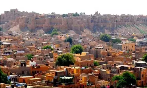 ‘सारे ऑफिस-दुकानें बंद कर, सभी लोग अपने-अपने घरों में चले जाएं’... पाकिस्तान से तनाव के बीच राजस्थान के जैसलमेर में पुलिस ने किया एलान  National