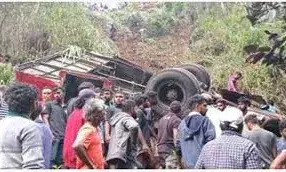 श्रीलंका में सड़क दुर्घटना में आठ की मौत, 30 घायल श्रीलंका में सड़क दुर्घटना में आठ की मौत, 30 घायल