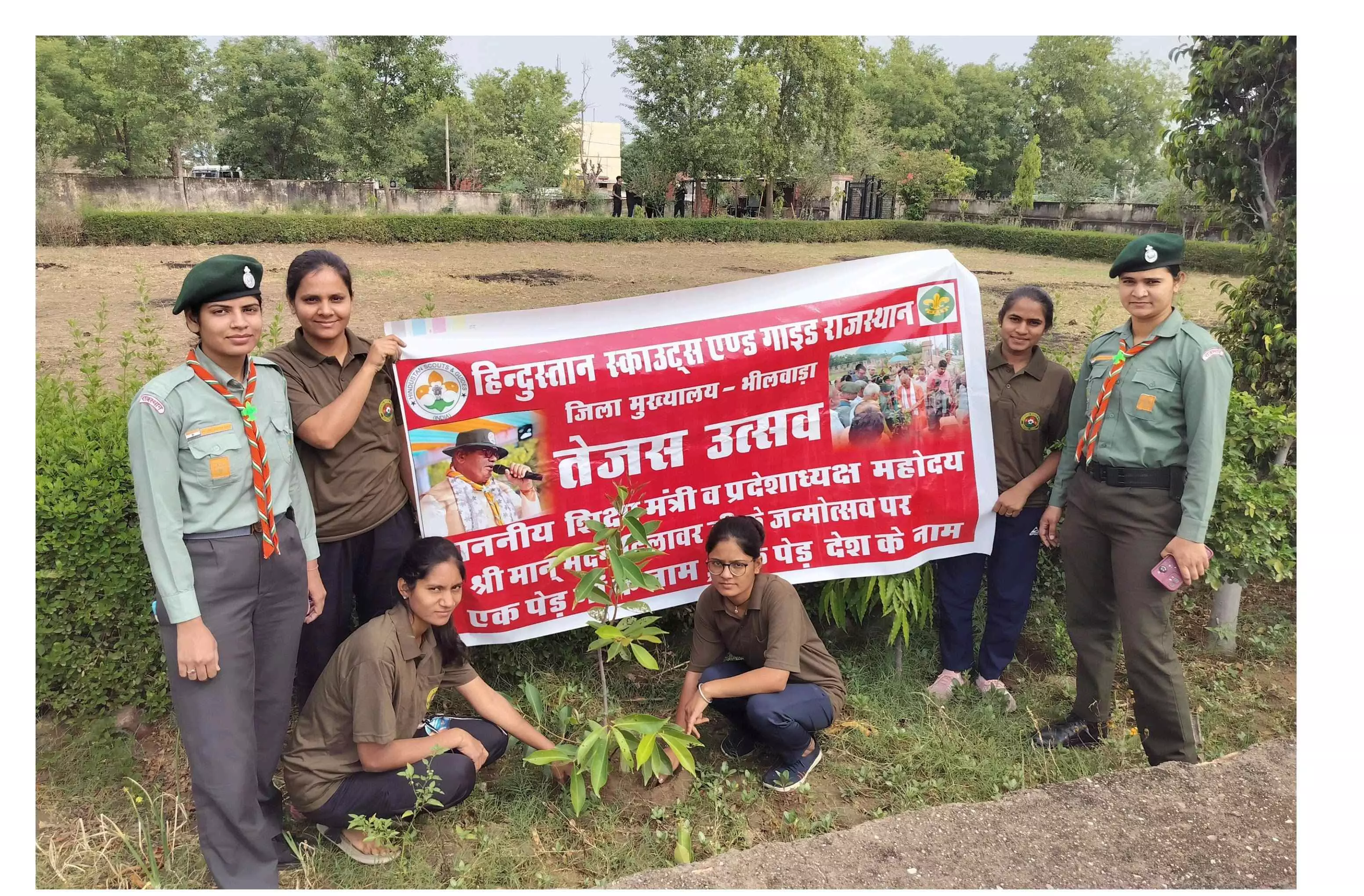 पक्षियों के लिए लगाए परिंडे पक्षियों के लिए लगाए परिंडे