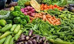 युद्धविराम के बावजूद देर रात तक गूंजे धमाके, अब पटरी पर लौटा जनजीवन