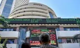सेंसेक्स 2300 अंक चढ़ा, निफ्टी 24700 के पार सेंसेक्स 2300 अंक चढ़ा, निफ्टी 24700 के पार