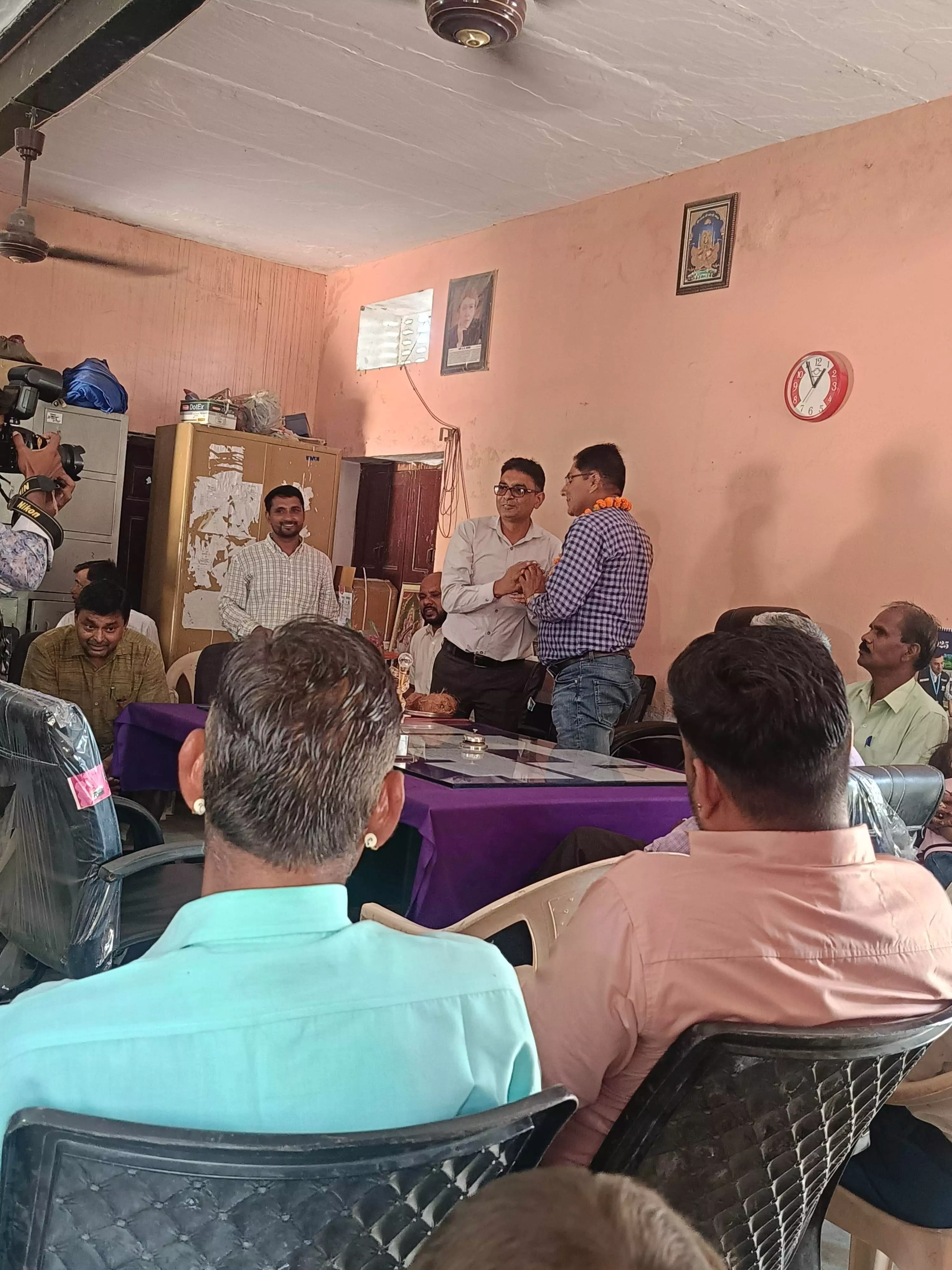 राजकीय उच्च माध्यमिक विद्यालय रासेड़ में मुख्य ब्लॉक शिक्षा अधिकारी कोटड़ी को दी गई भावभीनी विदाई राजकीय उच्च माध्यमिक विद्यालय रासेड़ में मुख्य ब्लॉक शिक्षा अधिकारी कोटड़ी को दी गई भावभीनी विदाई