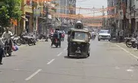 जैसलमेर, बाड़मेर जिलों में घर वापसी, बाजार खुले, स्कूल अब भी बंद जैसलमेर, बाड़मेर जिलों में घर वापसी, बाजार खुले, स्कूल अब भी बंद