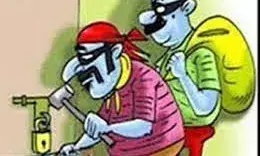 दिनदहाड़े दुकान का ताला तोडक़र नकदी चुराई, रंगे हाथ पकड़ा गया युवक, पुलिस ने किया गिरफ्तार
