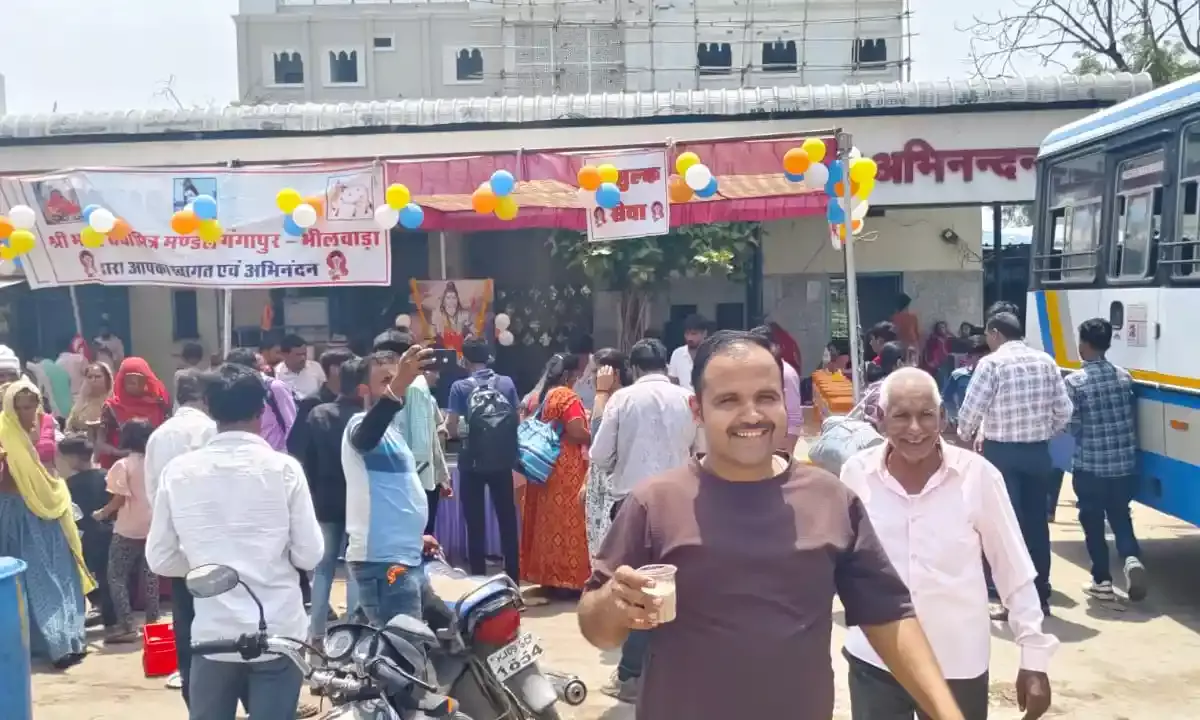 गंगापुर में प्राकृतिक ठंडाई और तरबूज का किया वितरण