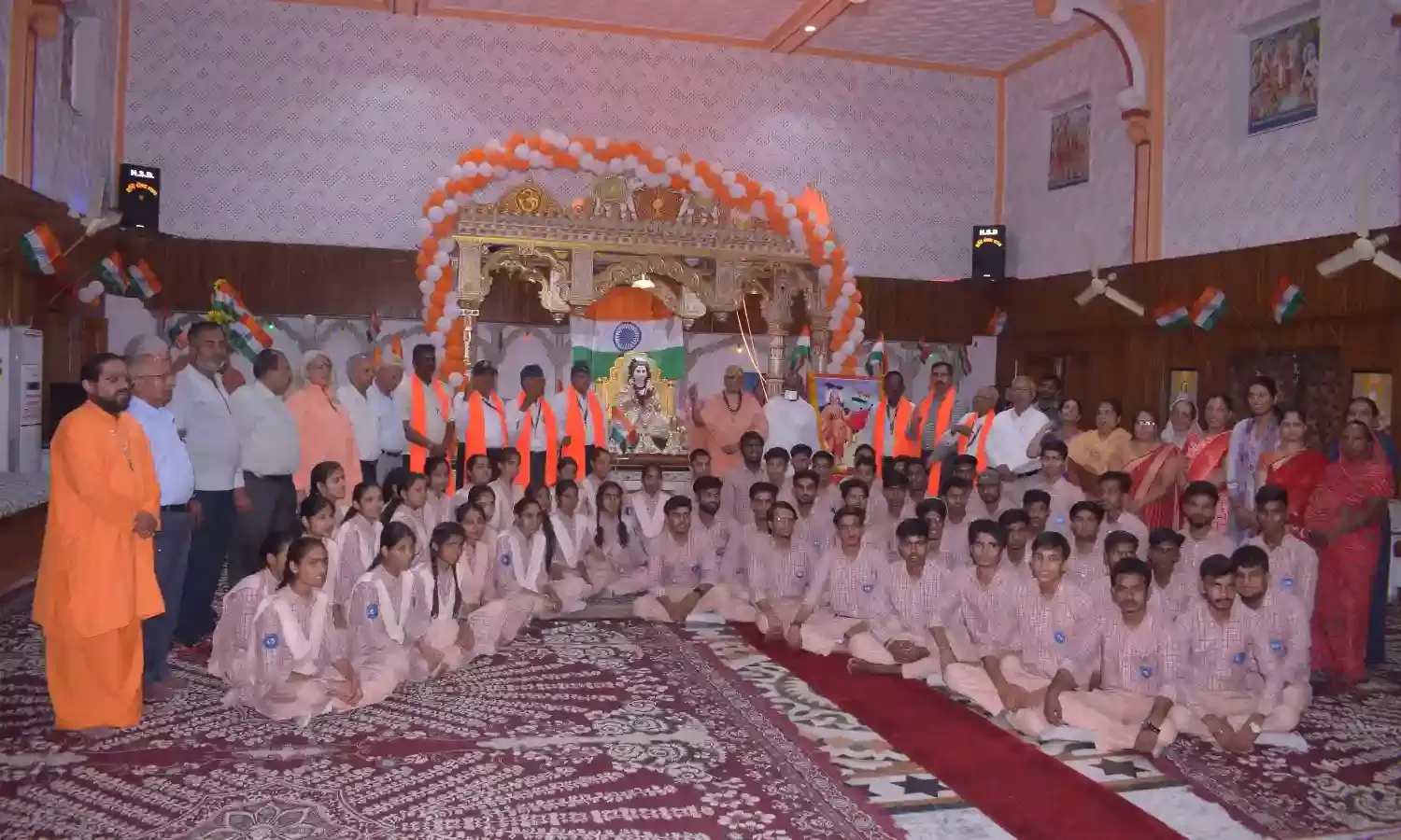 ऑपरेशन सिंदूर के शहीदों और पहलगाम पीड़ितों को हरि शेवा धाम में दी श्रद्धांजलि