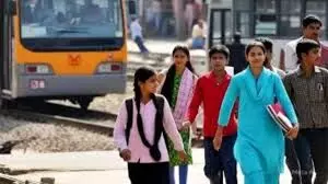 बॉर्डर पर हालात सामान्य, आज से खुले स्कूल- कॉलेज, ट्रेन, बस भी नियमित हुईं बॉर्डर पर हालात सामान्य, आज से खुले स्कूल- कॉलेज, ट्रेन, बस भी नियमित हुईं