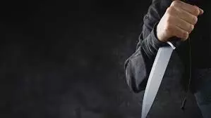 नकाबपोश बदमाशों ने आधे घंटे में की दो वारदात, भजन गायक सहित दो राहगीरों को मारे चाकू, गहने लूटे नकाबपोश बदमाशों ने आधे घंटे में की दो वारदात, भजन गायक सहित दो राहगीरों को मारे चाकू, गहने लूटे