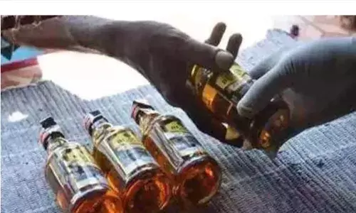 जहरीली शराब पीने से 14 लोगों की मौत, कई की हालत गंभीर जहरीली शराब पीने से 14 लोगों की मौत, कई की हालत गंभीर