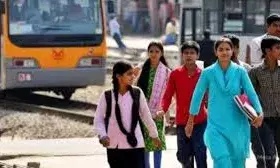 बॉर्डर पर हालात सामान्य, आज से खुले स्कूल- कॉलेज, ट्रेन, बस   भी नियमित हुईं