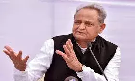 ट्रंप ने क्यों ठेकेदारी ले रखी है… अशोक गहलोत ने सीजफायर को लेकर उठाए सवाल