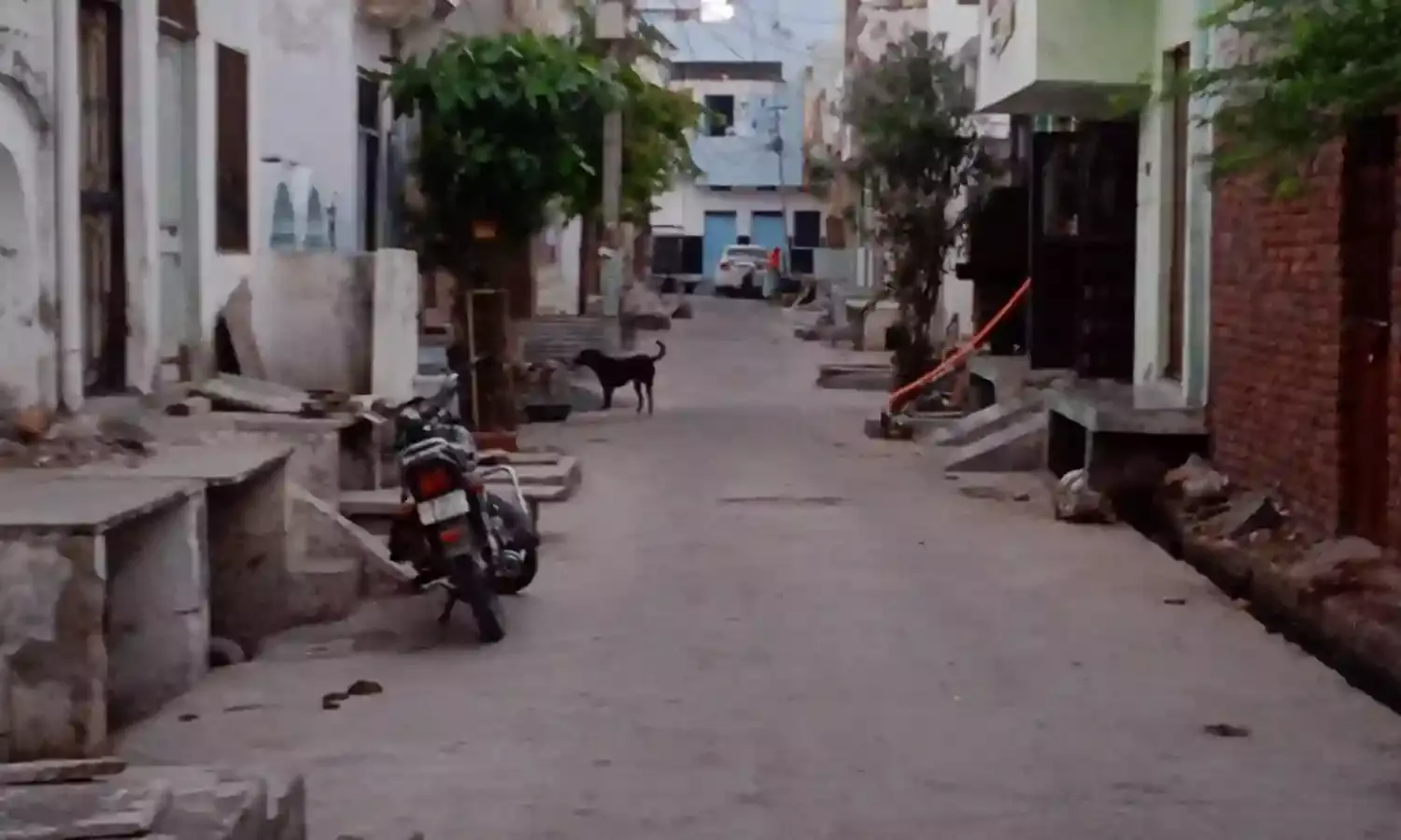 आदर्श नगर में गली नं. 16 में पानी का भीषण संकट आदर्श नगर में गली नं. 16 में पानी का भीषण संकट