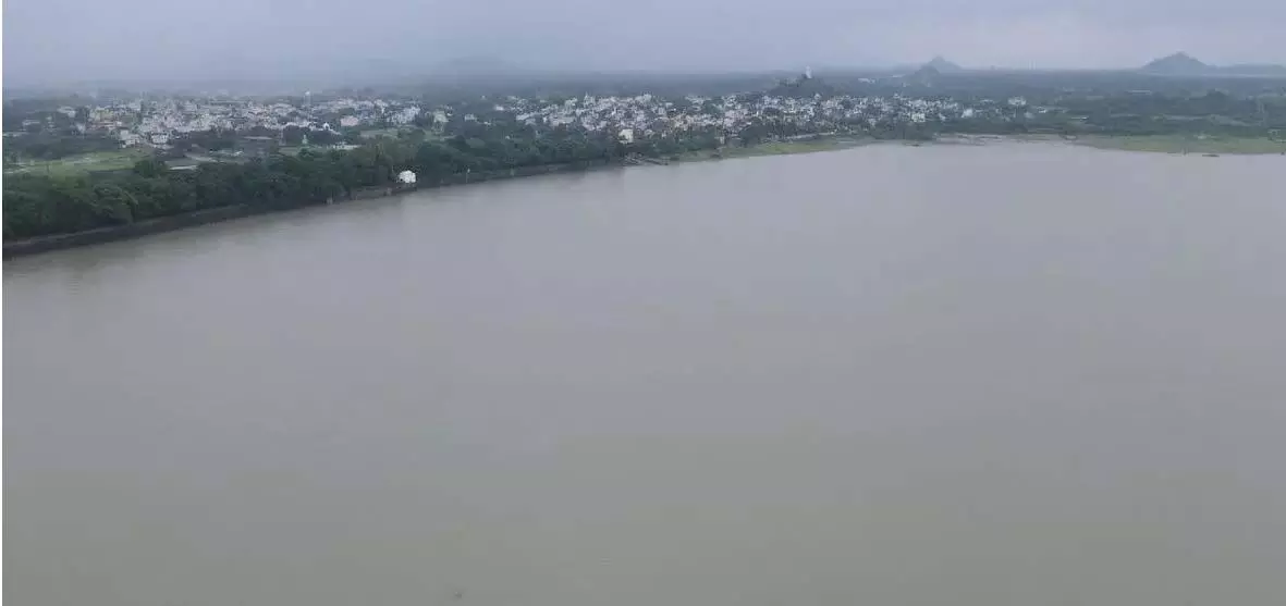 मांडल तालाब को अब बांध बनाने की कवायद मांडल तालाब को अब बांध बनाने की कवायद