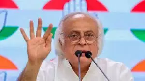 अमेरिकी पापा ने वार रुकवा दी क्या? ट्रंप के दावे के बाद कांग्रेस की विवादित टिप्पणी अमेरिकी पापा ने वार रुकवा दी क्या? ट्रंप के दावे के बाद कांग्रेस की विवादित टिप्पणी