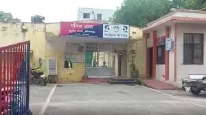 भीलवाड़ा बस स्टैंड पर फायरिंग करने वाले लोकेश को पुलिस ने जेल से कस्टडी में लिया, एफ-जेड बाइक बरामद भीलवाड़ा बस स्टैंड पर फायरिंग करने वाले लोकेश को पुलिस ने जेल से कस्टडी में लिया, एफ-जेड बाइक बरामद