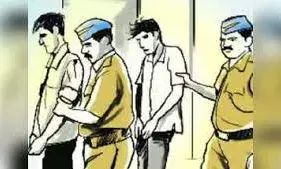 आईसीआईसीआई बैंक में लिमिटेड कंपनियों की फर्जी पे-स्लिप पेश कर उठाया लाखों का लोन, दो गिरफ्तार