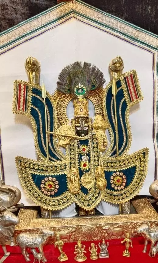 आज मंगला श्रृंगार आरती के दर्शन दिनांक     15-05-2025