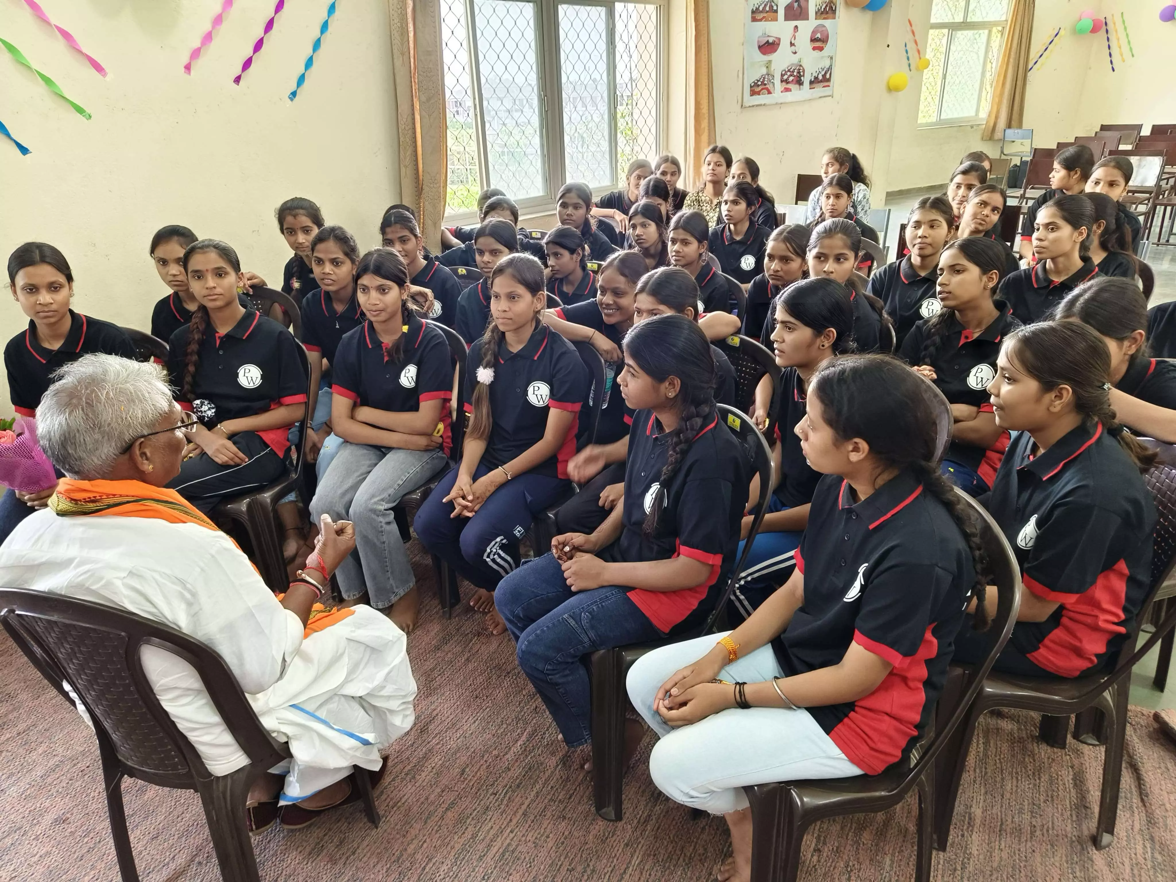 आदिवासी बेटियों के भविष्य की चिंता करना हमारी जिम्मेदारी-टीएडी मंत्री बाबूलाल खराड़ी आदिवासी बेटियों के भविष्य की चिंता करना हमारी जिम्मेदारी-टीएडी मंत्री बाबूलाल खराड़ी