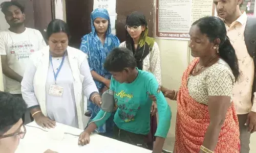 लाडपुरा गांव में एक मंदबुद्धि बालिका माया को चाइल्ड हेल्प लाइन भेजा गया