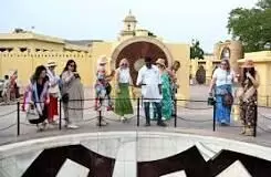 भारत-पाक तनाव से पर्यटन को झटका, होटलों में 80 प्रतिशत बुकिंग रद्द भारत-पाक तनाव से पर्यटन को झटका, होटलों में 80 प्रतिशत बुकिंग रद्द