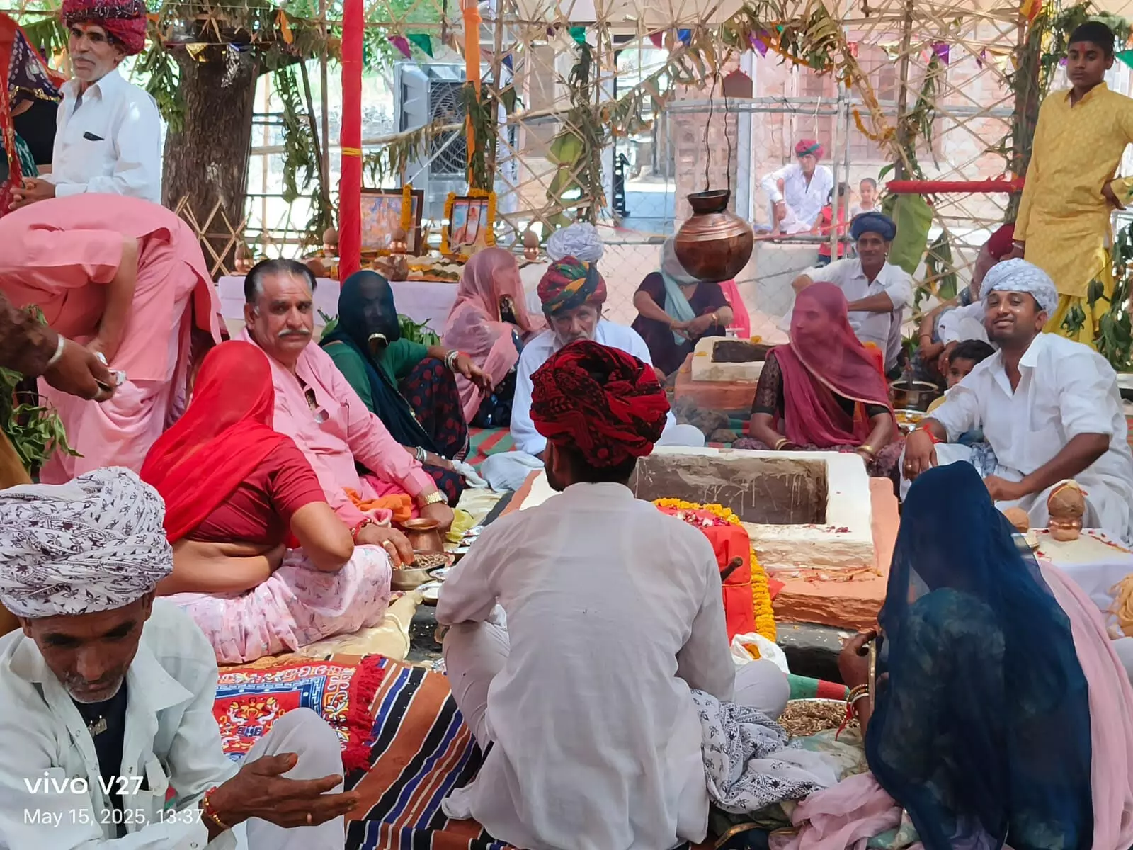 कलश यात्रा निकाली कलश यात्रा निकाली
