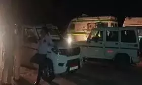 बनास में अवैध खनन रोकने गई पुलिस की बजरी माफिया से झड़प .  ट्रैक्टर चालक की मौत,गाड़ी को लगाई आग ,तनाव फैला