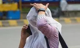 प्रदेश में दिन के साथ रात का पारा भी चढ़ा; भीलवाड़ा में अधिकतम तापमान 42 डिग्री पार , कई इ लाकों में तेज लू का प्रकोप प्रदेश में दिन के साथ रात का पारा भी चढ़ा; भीलवाड़ा में अधिकतम तापमान 42 डिग्री पार , कई इ लाकों में तेज लू का प्रकोप