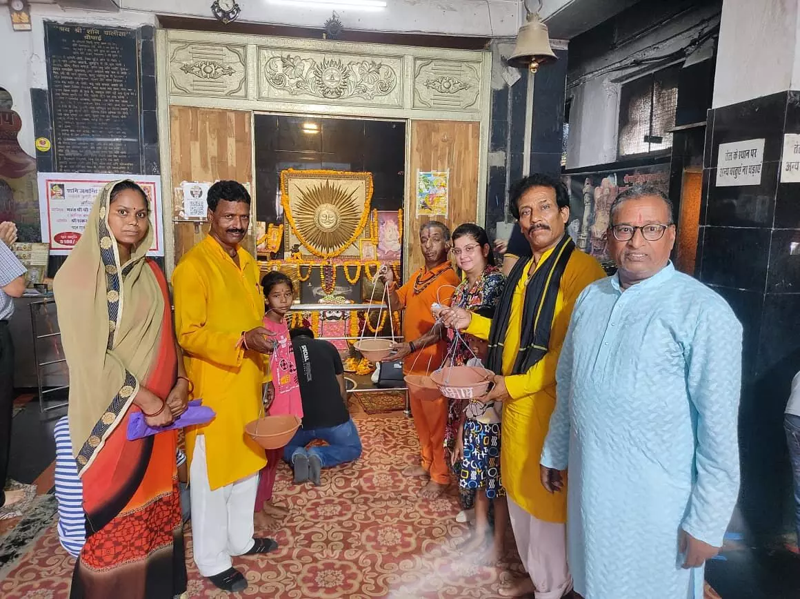 शनि मंदिर में बाँधे परिंडे शनि मंदिर में बाँधे परिंडे