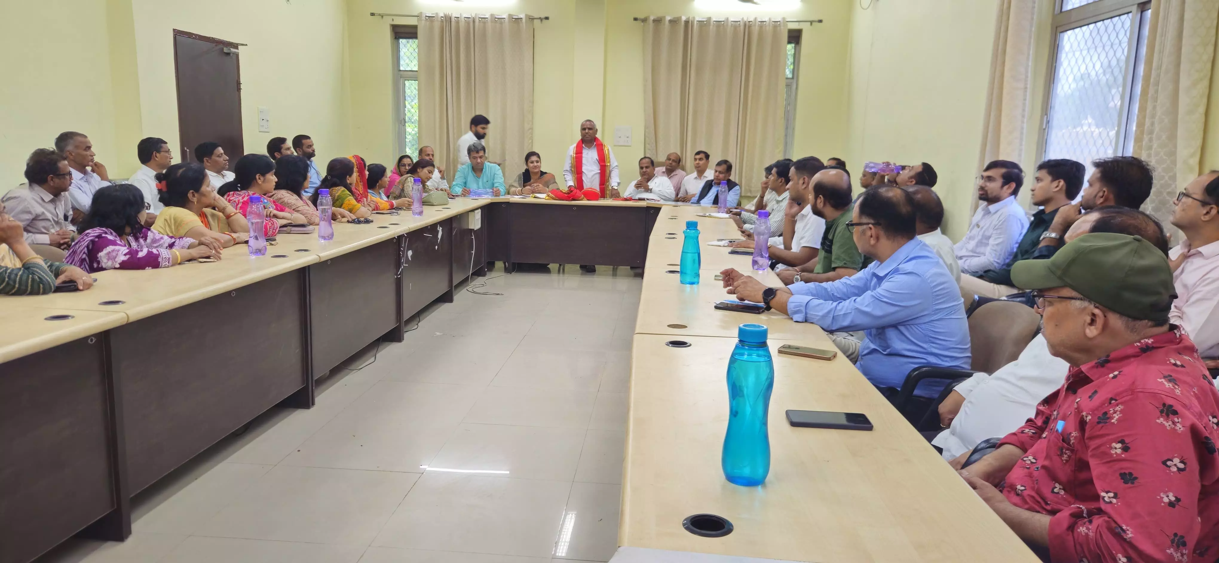 तिरंगा यात्रा- राष्ट्रीय सुरक्षा के लिए नागरिक एवं भारतीय सेना के सम्मान में - दीप्ति माहेश्वरी तिरंगा यात्रा- राष्ट्रीय सुरक्षा के लिए नागरिक एवं भारतीय सेना के सम्मान में - दीप्ति माहेश्वरी