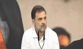 ऑपरेशन सिंदूर को लेकर राहुल गांधी बनाम केंद्र, पाक को चेतावनी पर गरमाई सियासत
