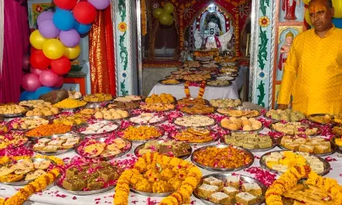 आकोला में भगवान शिव व लक्ष्मी नाथ मंदिर पर छप्पन भोग का आयोजन