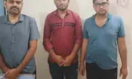 कनिष्ठ अभियंता सहित तीन लोग छह हजार रुपये की रिश्वत लेते गिरफ्तार