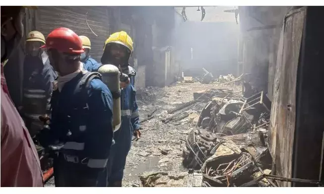 हैदराबाद में  एक इमारत में आग लगने से 8 बच्चों समेत 17 लोगों की मौत