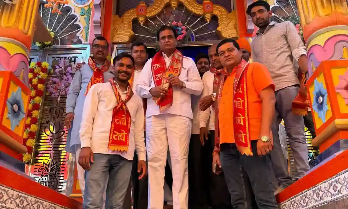 श्री राधाकृष्ण मुर्ति स्थापना एवं पंचकुण्डात्मक नारायण महायज्ञ में पहुंचे- विधायक कृपलानी