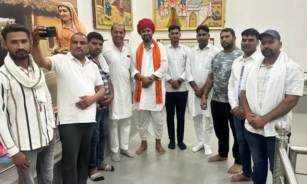 भगवान देवनारायण कॉरिडोर के लिए प्रधानमंत्री मोदी एवं मालासेरी पुजारी पोसवाल का देवसेना ने स्वागत किया