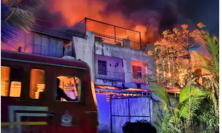 टेक्सटाइल फैक्ट्री में भीषण आग, 8 की मौत