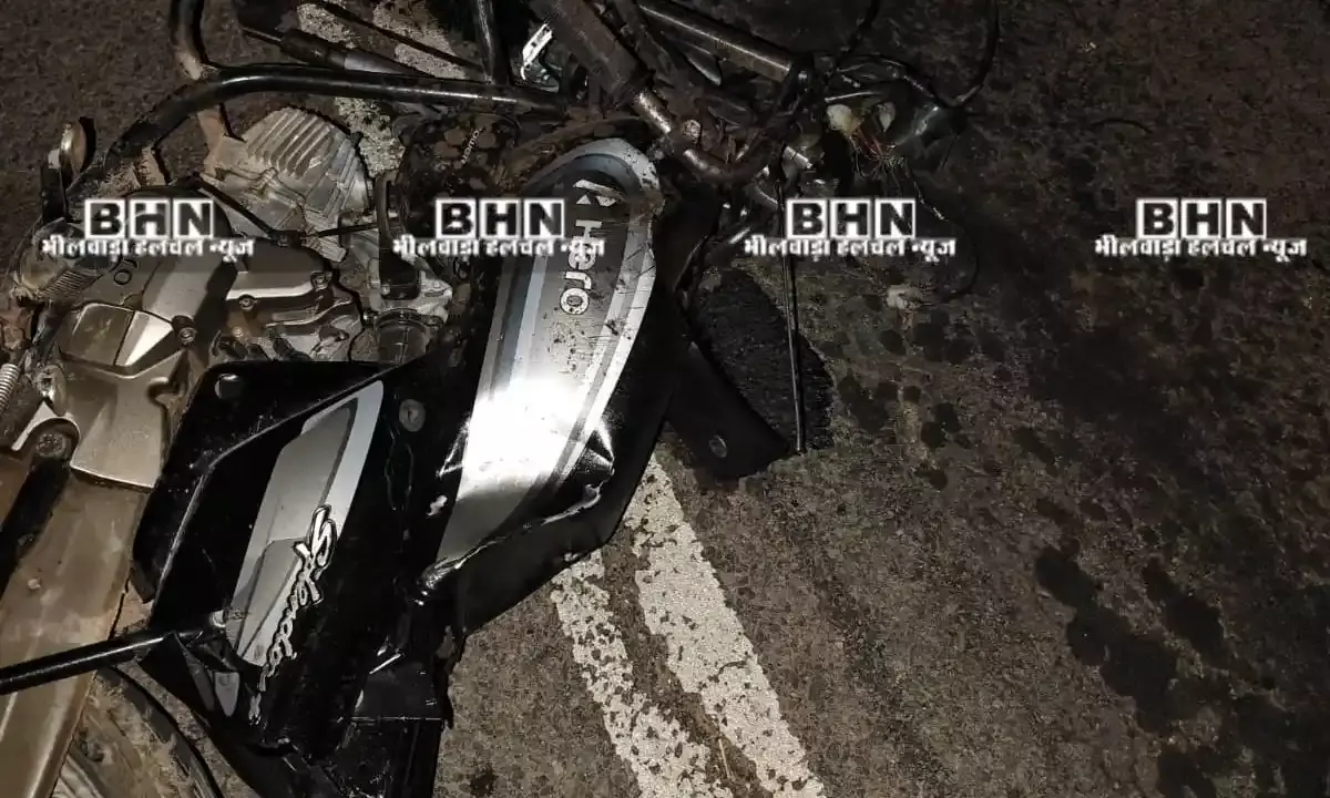 ट्रैक्टर की टक्कर से बाइक सवार की मौत