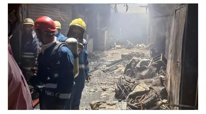 हैदराबाद में एक इमारत में आग लगने से 8 बच्चों समेत 17 लोगों की मौत हैदराबाद में एक इमारत में आग लगने से 8 बच्चों समेत 17 लोगों की मौत