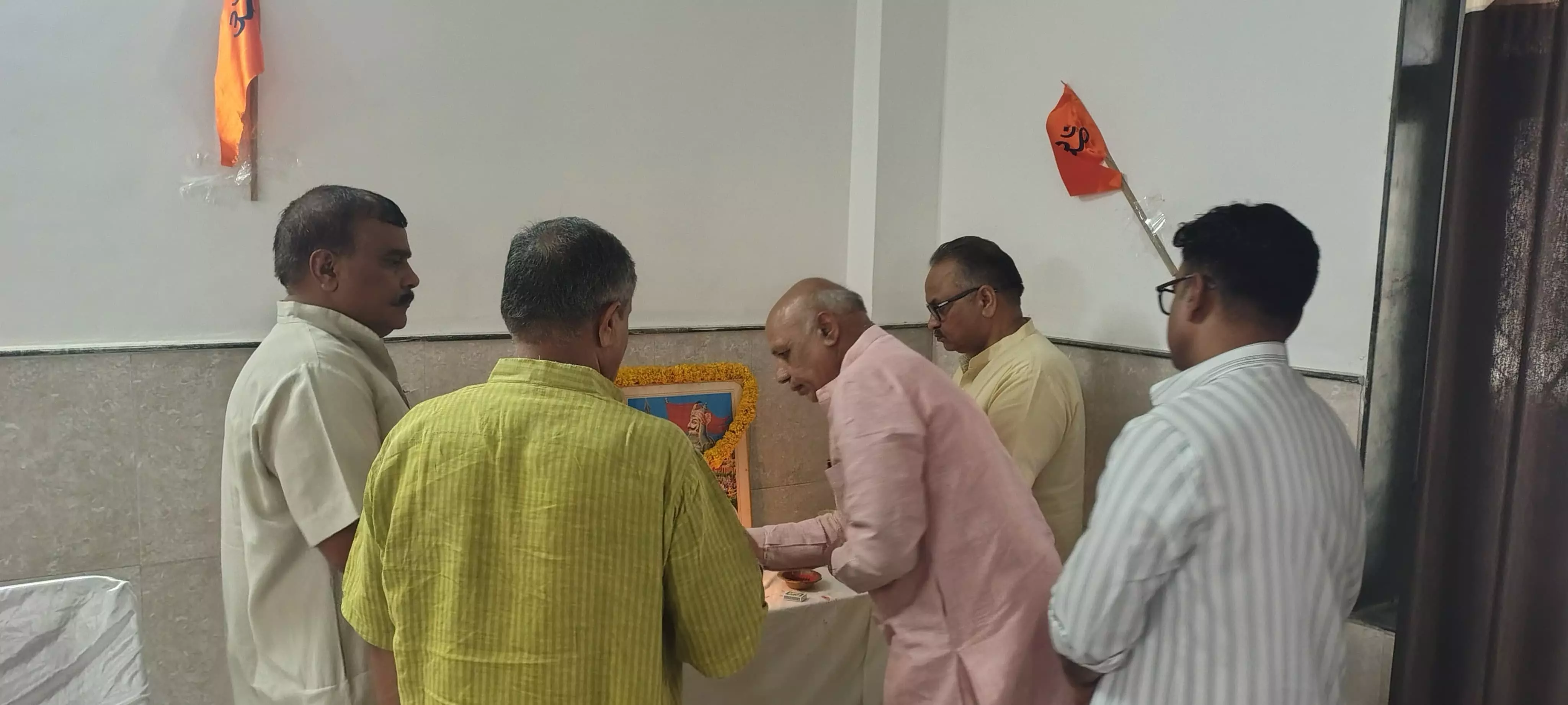 बैठक संपन्न बैठक संपन्न