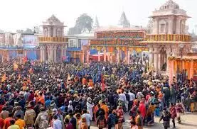 राम मंदिर में घटे 50 फीसदी श्रद्धालु, बिगड़ी रामनगरी की अर्थव्यवस्था राम मंदिर में घटे 50 फीसदी श्रद्धालु, बिगड़ी रामनगरी की अर्थव्यवस्था