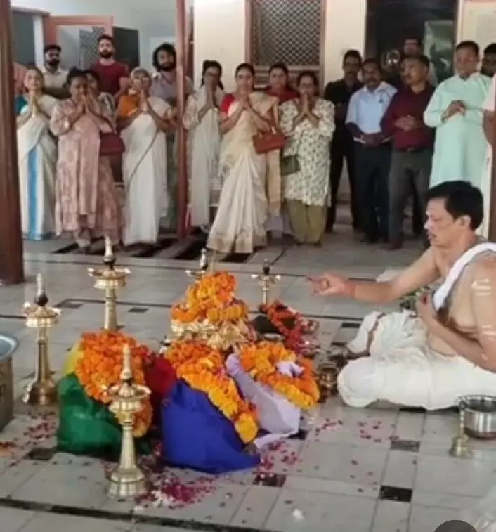 केरल से आये  पुजारियों ने किया प्रतिमाओं का किया शुद्धिकरण ,26 दिन बाद  खुले पट